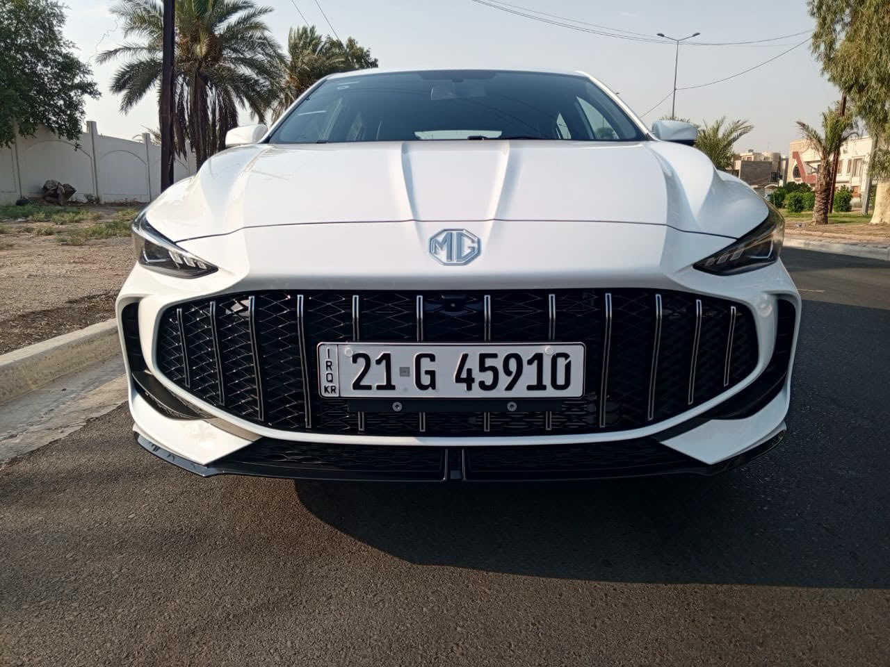 السلام عليكم ورحمة الله
Mg GT للبيع 🫶 
موديل : 2025 
ماشيه : 12 ألف فقط 
سياره فوول مواصفات 🚗
سلايد روف _ كشنات جلد _ تحكمات ستيرن _ أوتو هولد _ هند بريك بصمه _ شاشه _ كامره _ حساس خلفي _ لايت زنون _ شاشه اكتف
((مكان السيارة بغداد 📌)) 
ملاحظة: رصعة خفيفة جاملغ خلفي اليمنة
السعر 118  وبيها مجال بسيط
*********** يوجد واتس اب
