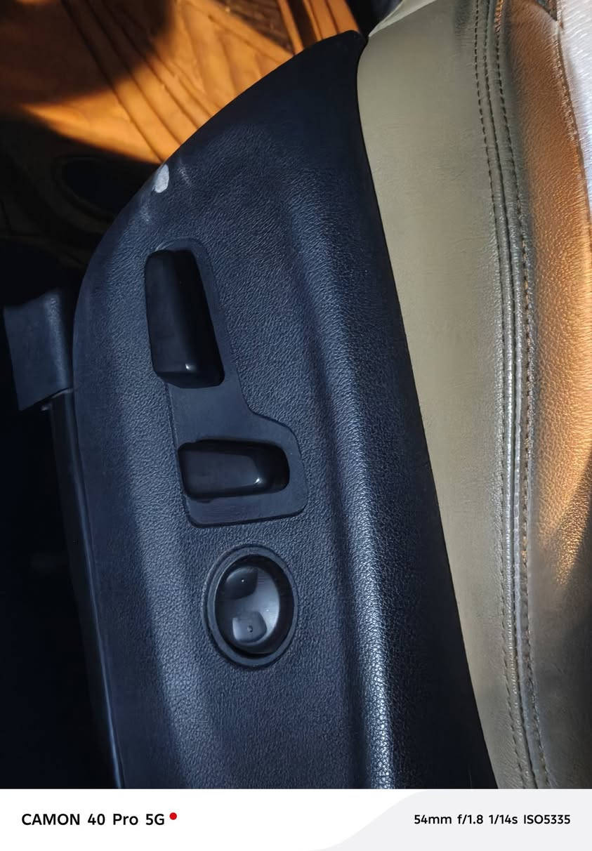 للبيع فقط كيا سبورتج خليجي ٢٠٢١ سياره جديده مكفوله كفاله عامه عده مكانين بارد موضحات بالصور شخط ومصلح تصليح بسيط رقم بغداد دولي بأسمي
نص مواصفات
سويج
كامره خلفيه دواره 
كشنات كهرباء
داخل جوزي
مري شفط 
اشاير بلمري 
حساس خلفي 
مكاني بغداد بسماية 
السعر ٢١٠ وبيها مجال بسيط
***********
