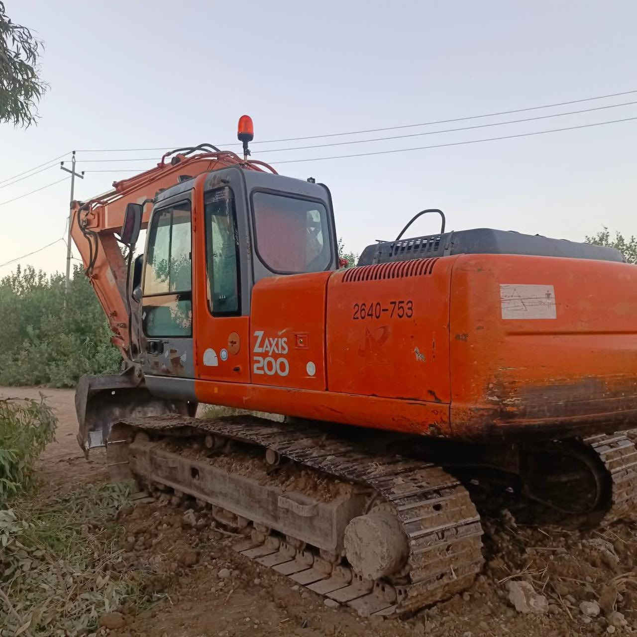 حفاره زت موديل 2003 للبيع أصوليه مكفوله حداديه نضيفه كلش رقم واسط المكان كوت للأستفسار 
***********

‭0771 220 3814‬
