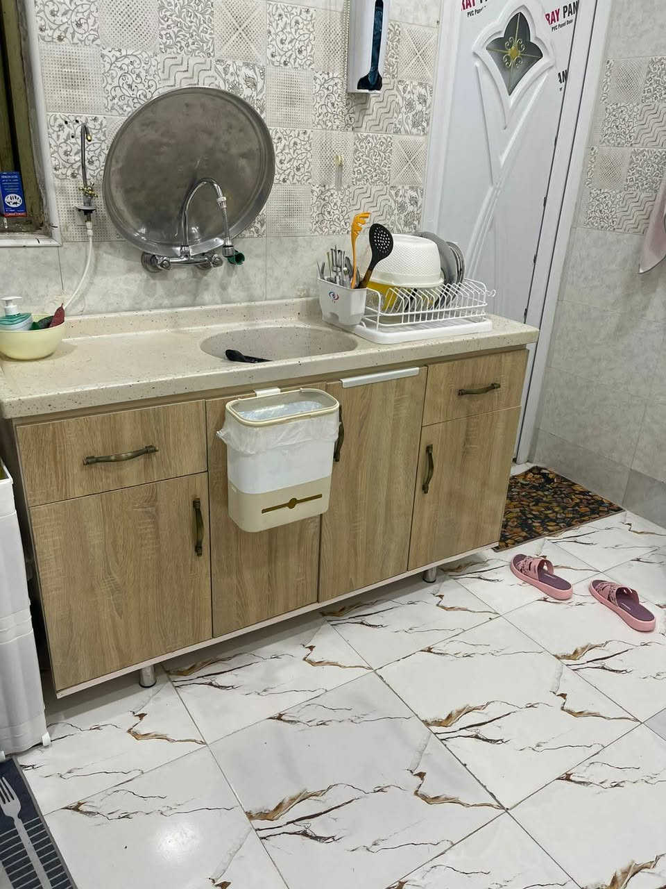 باترينا ١٠٠
تخم ١٥٠
براد مي ٦٥
ميز طبلات ب ٢٠٠
سنك مع كاونتر ٢٠٠
كاونتر خشب ثقيل ٥٠٠


**إذا كنت صاحب هذا الإعلان وتريد حذفه لأي سبب، رجاءا أرسل رسالة إلى الدعم الفني**