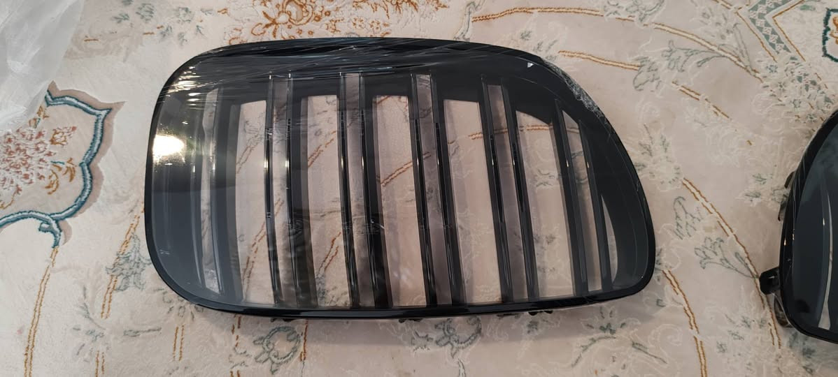 متوفر مشبك امامي مال bmw x5 e53 من مديل ٢٠٠٤ لحد ٢٠٠٦ جديدات ما مستخدم لوك بالباكيت
سعر ٥٠ الف
متوفر توصيل
***********
