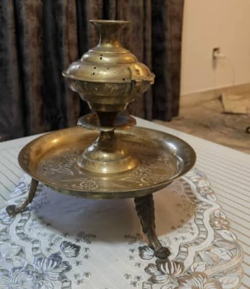 مبخرة مطلية نحاس 
السعر ٣٠ الف


**إذا كنت صاحب هذا الإعلان وتريد حذفه لأي سبب، رجاءا أرسل رسالة إلى الدعم الفني**