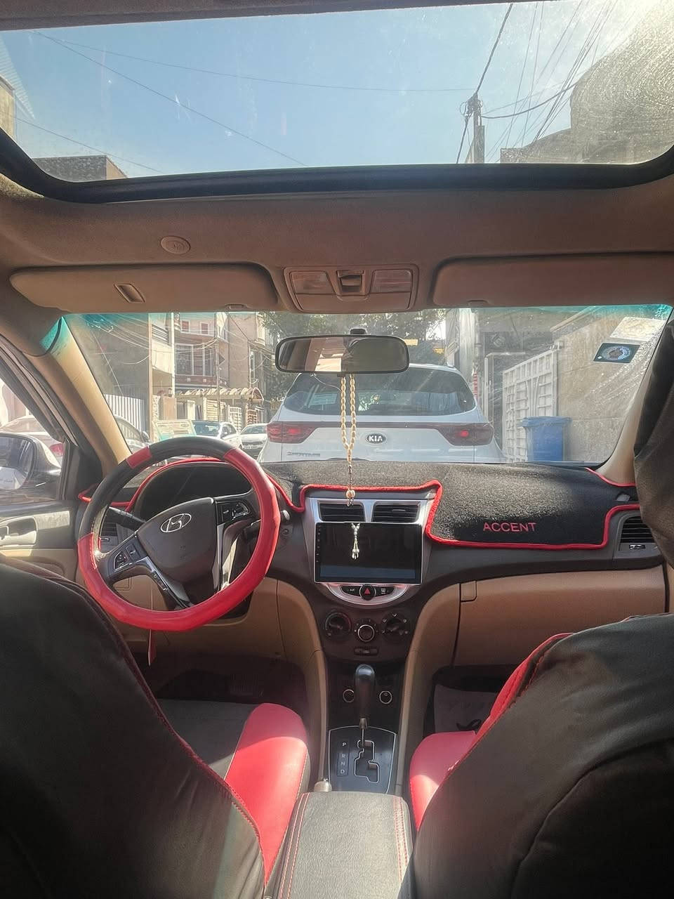 السلام عليكم
اكسنت موديل ٢٠١٢ خليجية فول مواصفات بيها بس باب خلفي صبغ بدون حادث بدون تبديل تكحيلات بسيطه فقط
السعر ٩٤ وبيها حك الجية فقط 
للاستفسار 
***********   حي الجامعة
