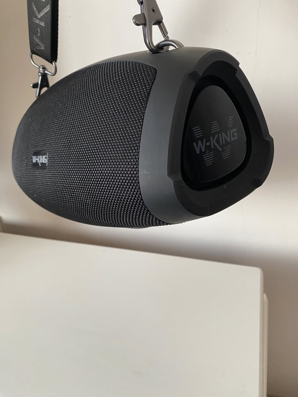 مكبرات صوت بلوتوث W-KING بقوة 70 واط، صوت جهير عميق وقوي، مكبر صوت لاسلكي محمول مقاوم للماء بمعيار IPX6 للاستخدام الخارجي، بطارية بسعة 15600 مللي أمبير، معالج إشارة رقمية (DSP)، صوت نقي، 42 ساعة تشغيل، منفذ لبطاقة ذاكرة TF، منفذ AUX، تقنية NFC للحفلات والتخييم ،للبيع اول تم 120


**إذا كنت صاحب هذا الإعلان وتريد حذفه لأي سبب، رجاءا أرسل رسالة إلى الدعم الفني**