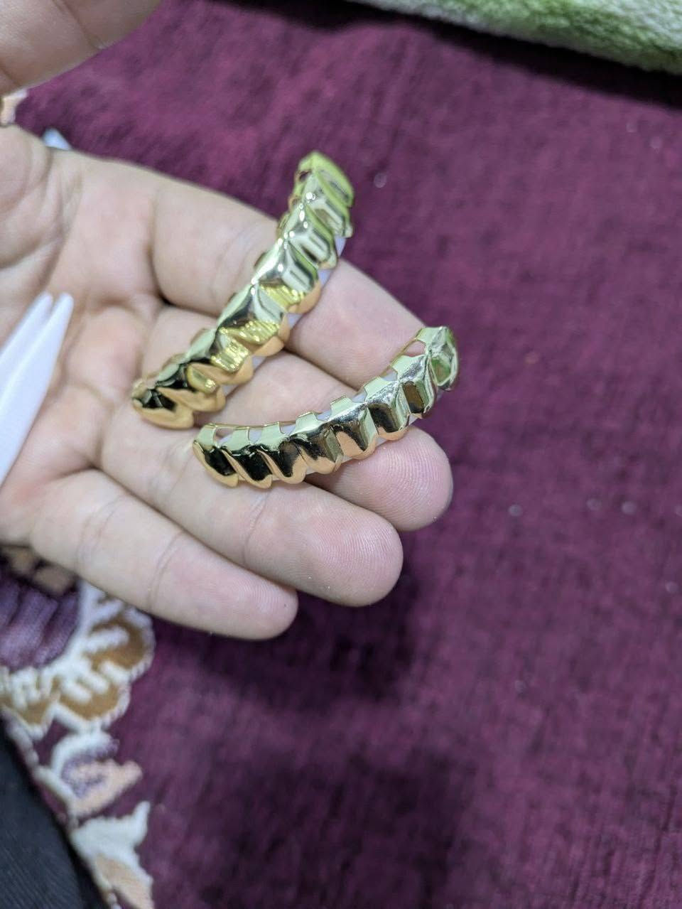 اسنان دهبية بها شكل اليفيدة يدفعلنا بي سعر وياخده


**إذا كنت صاحب هذا الإعلان وتريد حذفه لأي سبب، رجاءا أرسل رسالة إلى الدعم الفني**