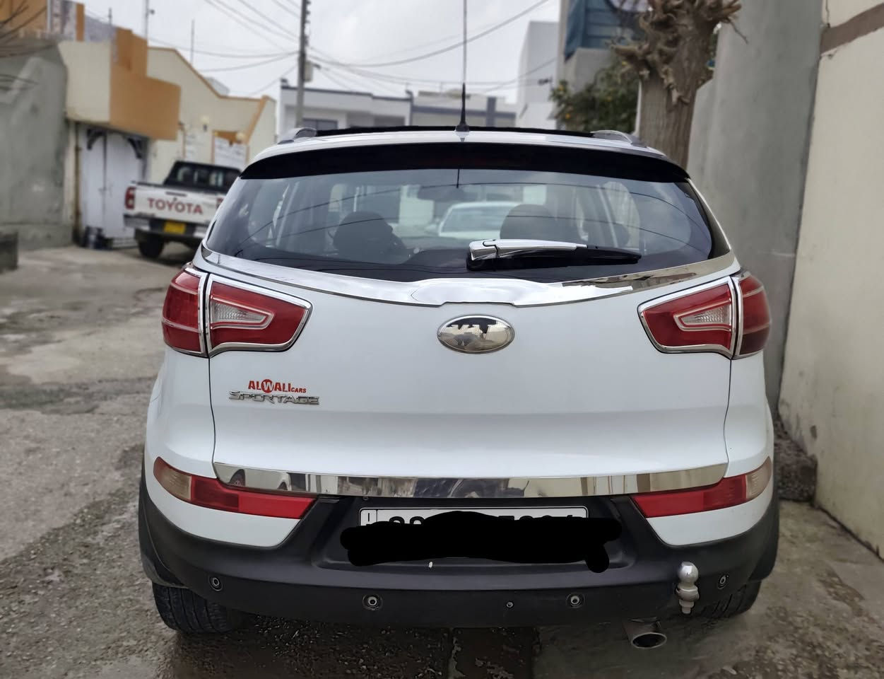 كيا سبورتاج ٢٠١٤ خليجي فول
المواصفات :
. محرك ٢٠٠٠ 
. كير ٦ نمر +اتوماتیک
. تحدید سرعة
. بصمه عدد ٢
. بانوراما+سلاید
. مري طي
. نظام مانع تزلق + نزول منحدرات
.  خمسه ويل كروم
. مراية اوتو + كاميرا
السيارة بيه  بارد بس جاملغ سکن 
يتصل على ***********
واتس (***********)
