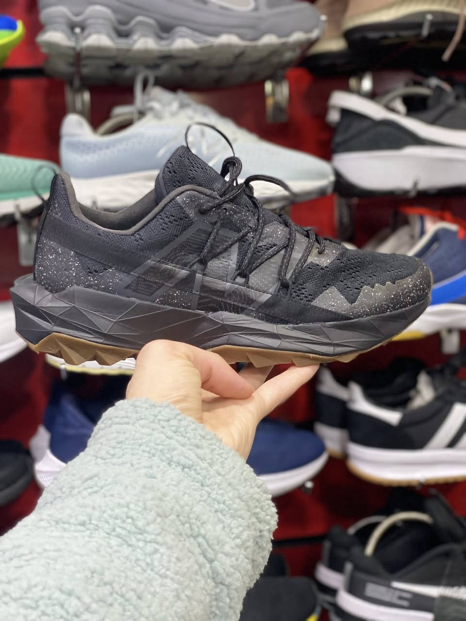 ماركة نیو بالانس وكالة اصلي
قياس :٤٣
طول القدم :٢٧.٥سم
للحجز دذلي خاص لو واتساب 
٧٧٠٨٢٨٤٢٤٢
