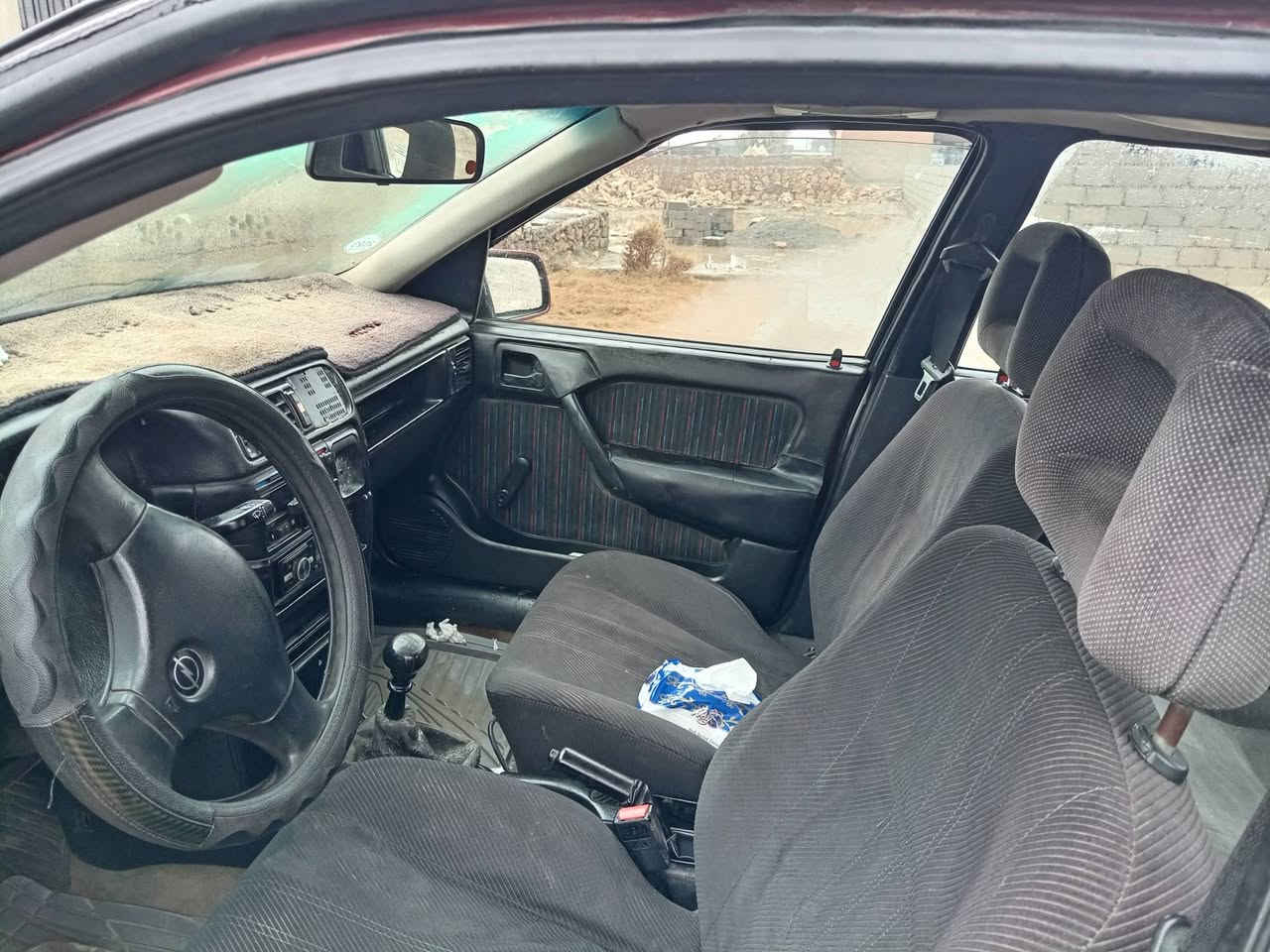 موديل 92 مسستم 93 سياره جديده
رقم جديد وسنويه جديده كوبون بانزين 
محرك شرط گير شرط طخم تاير 
تحويل مباشر 
السعر 45 وبيها مجال بسيط
*********** ،/ ***********
