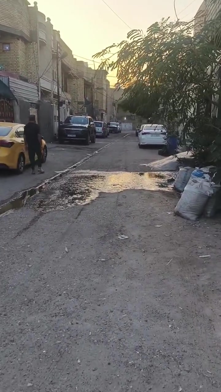 السلام عليكم دار للبيع المساحه 75 بناء حديث ضياء الحلفي فرع الدخول مال بانزين خانه البيت كامل من كلشي فول 3 غرف نوم استقبال صاله ملحقات للتواصل ***********
