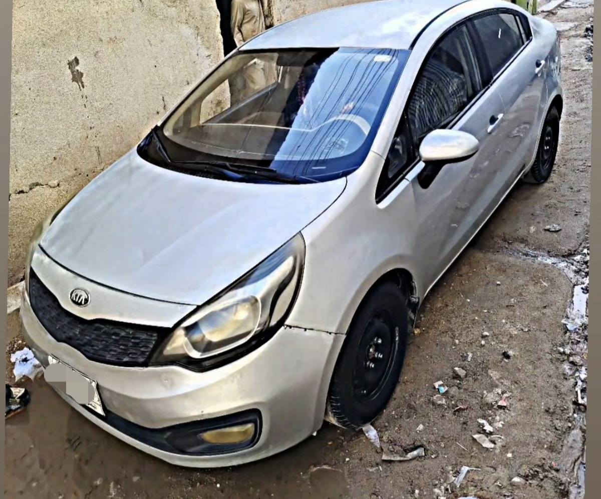 السلام عليكم كيا ريو ٢٠١٥ خليجي رقم بصرة محرك 1600 دووش بيها ضربات طفيفة ورشات صبغ بالجاملق الأمامي سعر 85 ورقة وبيها مجال المكان : البصرة - الزبير
 رقمي : ***********
