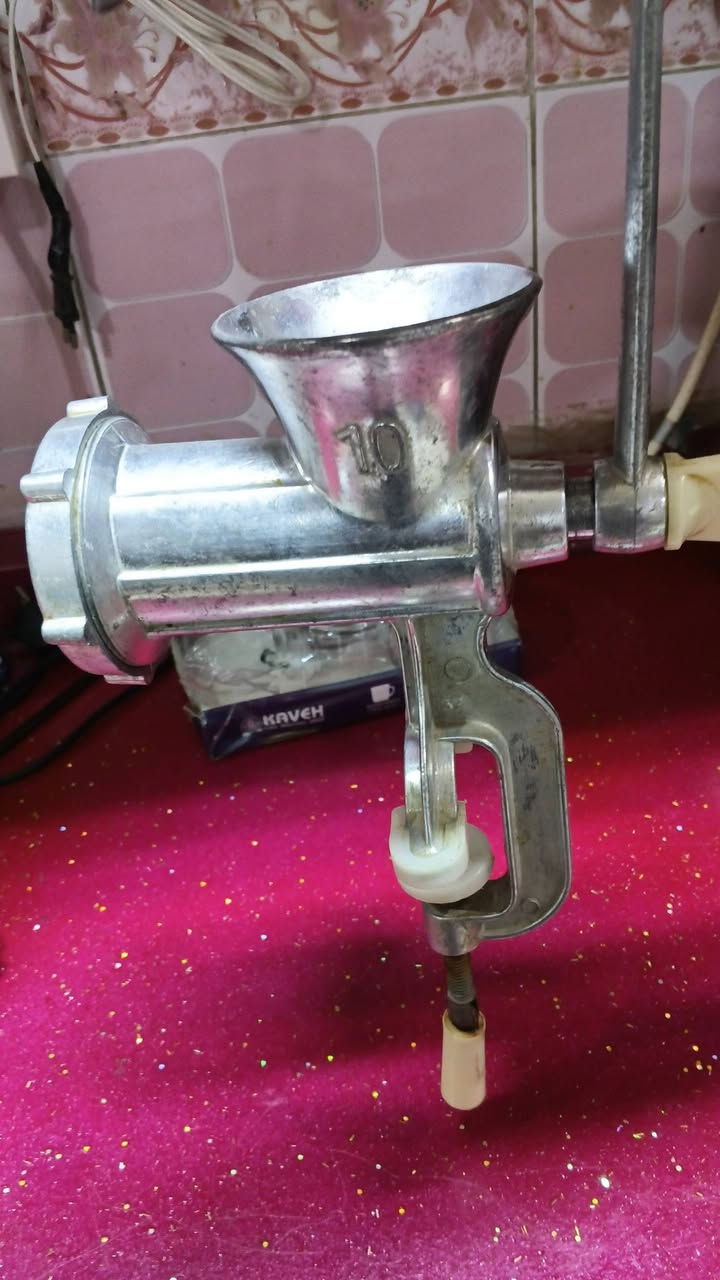 السلام عليكم غراض للبيع للعنوان حله قرب العلويه شريفه بنت الحسن ع ‏‪***********‬‏
