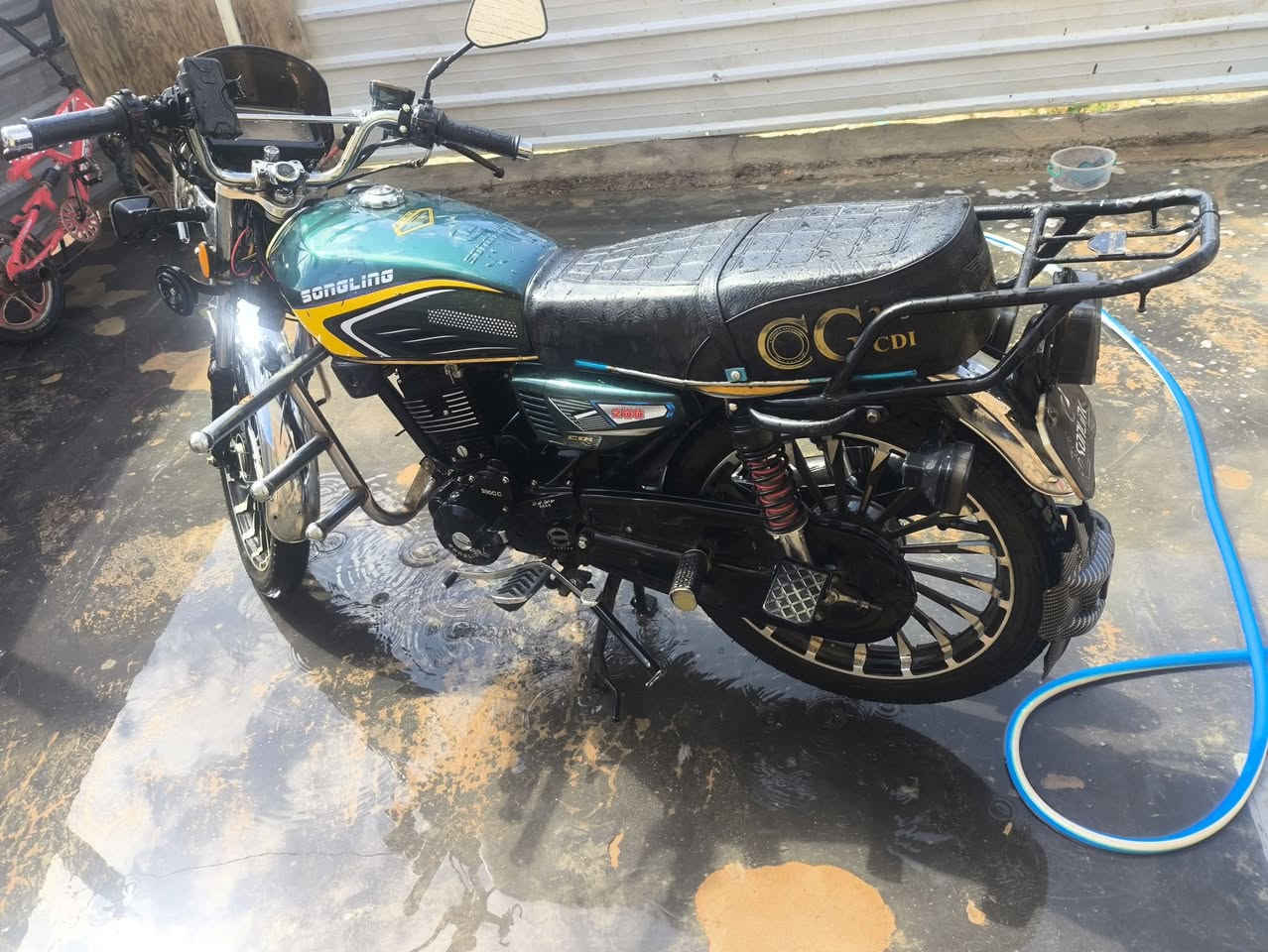 السَلٱمٌ عـَلـْيگمّ ماطور سونك للبيع موديل 2026 محرك 200 قيم بما يرضا •اللّـہ̣̥ وشايف خيره متواجد خاص ورقم***********
