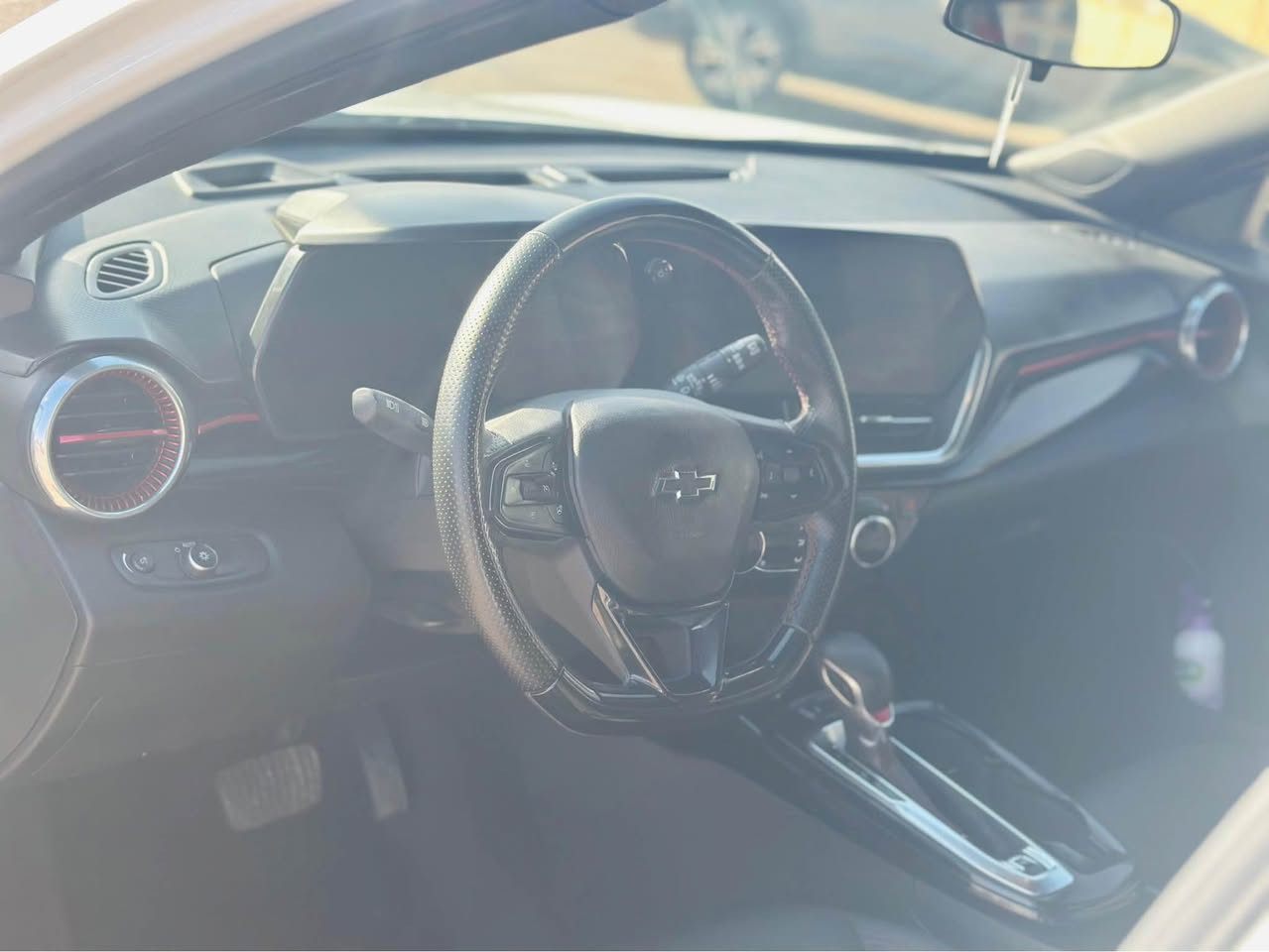 شوفرليت تراكس ٢٠٢٤  RS/2  
فول موصفات.  
رويشتوه (5mil)

نيو بونيتي سبوغه  بي ژوره وه هيجي تري نيه 
سياره هه موو شتيكي شه ريكه يه. به شه رت
ايرباگاي به س سوكانن اويش بيلادي دانراوه ته وه .

گير مه كينه و ته بريد و هه موو شتيكي به شه رت.

قه پات موصفاتت فول فول موصفات. 
بصمه / سلايد/ كوشين هيتر / شاشه گه وره / شغال/
اتو پارك / تحديت سورعه/ كوشين جلد خت سور/
رادار/ داتاشو / شاشه ي تاهوو/ خه تي جاده /
شاشه: Car paly/ WF /موبايل شحن دكات/ 
لايت اتوو/ گير عادي و اوتماتيك/ گيري قورس/
بريك بصمه / تحكم ستيرن/ پيش ليد و شمعه /
لايت موتحرك/ كوشين هيتر / مودي سپورت ، نورمال، يكو، /هتد ،…
 
رقم. شانصي سياره كه يه :
KL77 JE29RC083345

رادار و به ردي قزوزي به شه رتت بيلادي بيت .
هه زه و ژينكه كه و رقم و صه نه وي تازه يه 
به ناوي خومه. 
Watssapp +Vaebar. 
*********** أربيل, العراق
