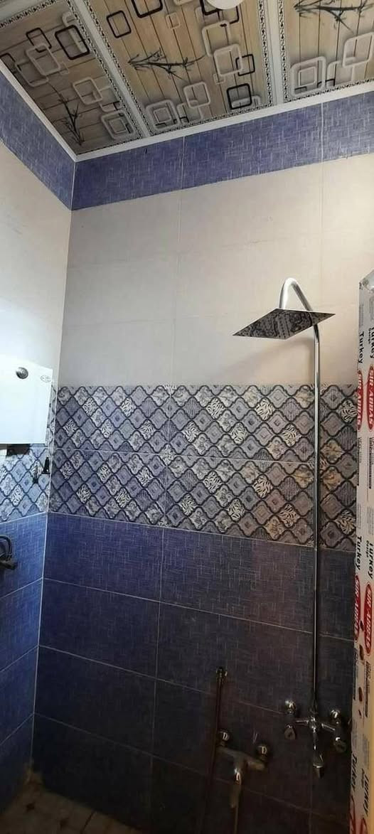 مجمع اللؤلؤه قرب الشارع العام
الكلي 170
مقدمه 115
والباقي اقساط 
250الف كل شهر 
***********
