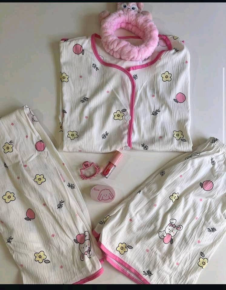 تراك  نسائي بناتي 3قطع
قياس فري سايز
يلبس حته وزن80 
السعر8000


**إذا كنت صاحب هذا الإعلان وتريد حذفه لأي سبب، رجاءا أرسل رسالة إلى الدعم الفني**