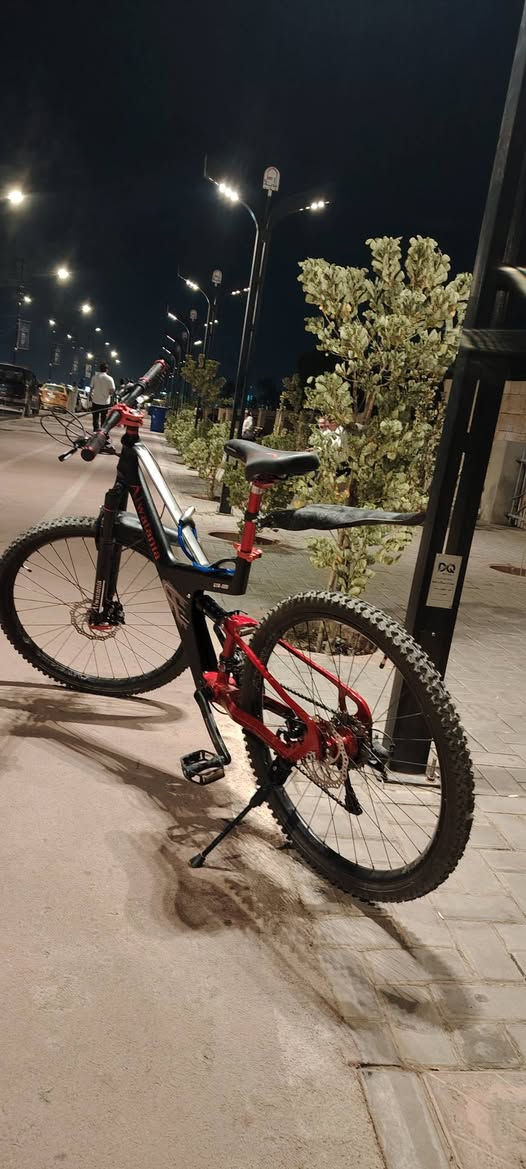 دراجه هوائية جبلي اصلي
. للبيع
نضيف 
 السعر180 وبيها مجال


**إذا كنت صاحب هذا الإعلان وتريد حذفه لأي سبب، رجاءا أرسل رسالة إلى الدعم الفني**