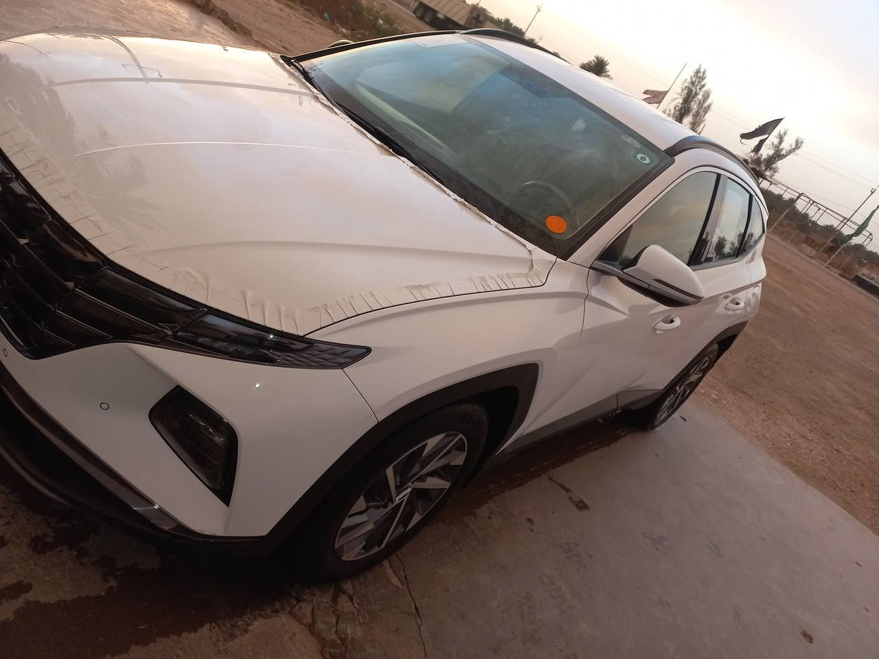 السلام عليكم للبيع هونداي توسان2023 مواصفات فول عدا البنوراما شاشة دجتل داخل كريمي لسيارة جديدة بوضع الشركة ماشية 54 مرقم بغداد تحويل مباشر هزة ورقم جدد خالية من الصبغ والتبديل والتعديل فقط رصعة بلباب الخلفي ع وضعها مدوشمة ونظيفه كلش مكاني بصويرة والسعر205 للستفسار ***********-***********
