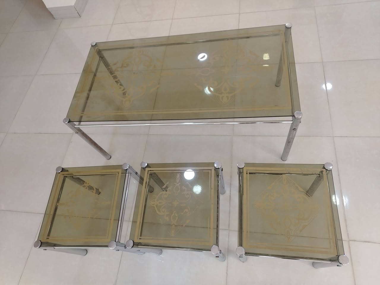 السلام عليكم ماصات العدد 4 نضيفات وجام اصلي السعر 50 مكاني بابل الهاشميه ***********
