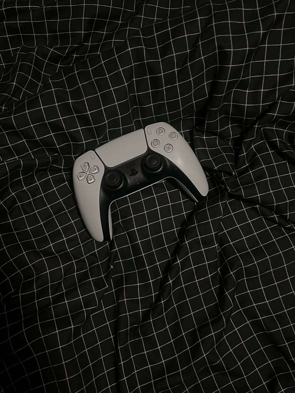 بلي 5 سلم واحد تيرا مع جوستك واحد وكامل الملحقات الاصليه
لعبة الدن رينق 
وسماعات هايبر اكس الالفا الثانيه 
واشتراك بلص تقريباً شهرين بيه بعد اكسترا 

يوجد توصيل لكن تدفع خمسه اسيا قبل ماادزه الك لان اكو ناس تخلف الوعود ف لازم اتاكد منك انو انت جاد

السعر : ٧٥٠ غير قابل للنقاش رجاءاً


**إذا كنت صاحب هذا الإعلان وتريد حذفه لأي سبب، رجاءا أرسل رسالة إلى الدعم الفني**