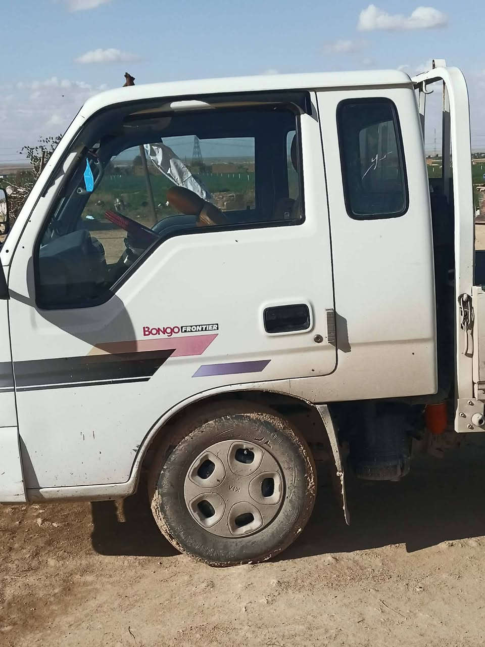 السلام عليكم 

(مكلف بنشر) 

كيا ام عيون مسجله  للبيع  كفالة كير ومحرك واكسل  سيارة نضيفة وسعرهة. مناسب  للتواصل علئ الرقم التالي ***********
