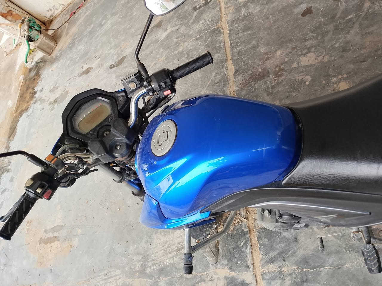 السلام عليكم ماطور هوجي مسجل البيع السعر ١٣ ونص وبي مجال المحرك مامفتوح ماطور خير من الله مانقصه شي الرقم ***********
