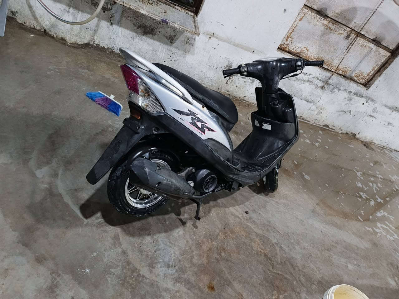 السلام عليكم دراجه ماكس عدله للبيع بلاديه من الطول الطول مكفوله كفاله عامه صار تلث أشهر من طالعه من الحاويه مكاني القرنه السعر ١٠٠٠وبيهي مجال رقم***********
