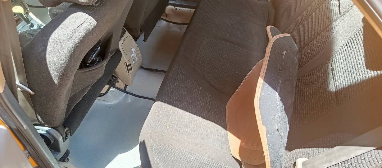 سلام عليكم بيجو بارس 2018
مكفوله كفاله عامه من التبديل 
بيه شوي خياس مثل ما موضح ب الصوره عوزه لكط 
حداديه جديده تبريد ثلج 🥶 تحويل ثاني يوم 
عليه مصفره غرامه عليه هيئه 100 الف ع مشتري 
ما متواجد ع فيس *********** 
السعر 57 مكان السياره العماره
