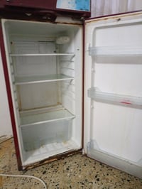 ثلاجة • للبيع • ما تجمد