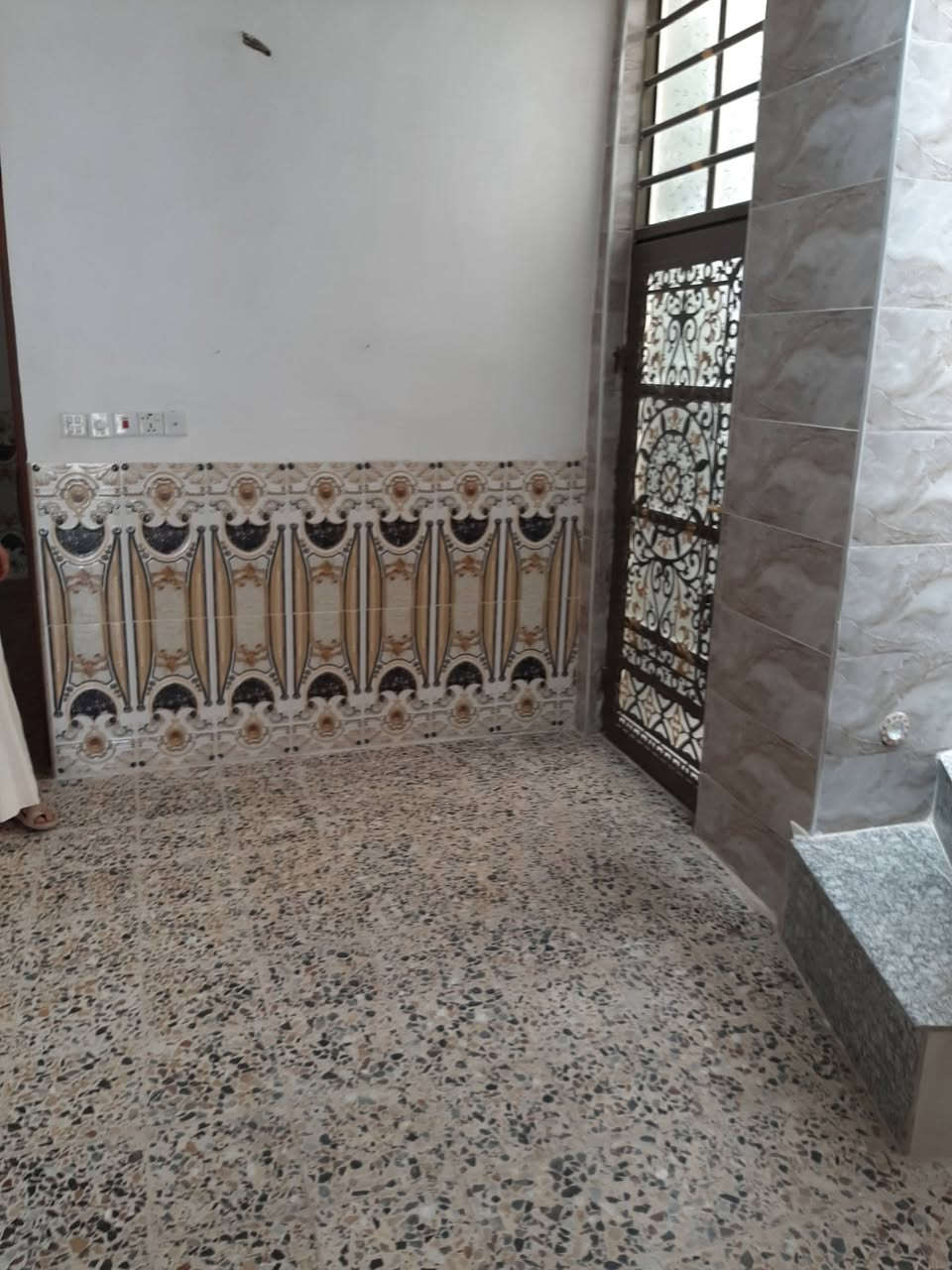 سلام عليكم
بيت للبيع ١٠٠م حي النداء منطقة ٤٧
طابق واحد غرفة وصاله ومطبخ وستقبال
السعر ١١٥
للاستفسار ***********
