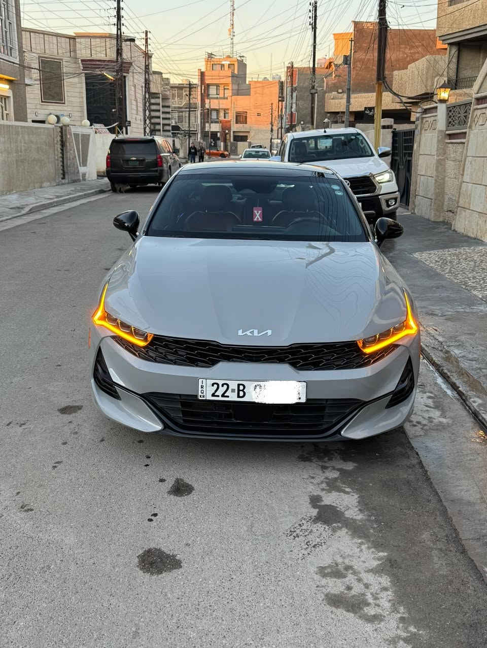 سلام عليكم سياره كي5 للبيع موديل 2022 محرك 1.6 تيربو وارد أمريكي حادثها جداً بسيط مرفق بل صور بدون ايرباك علا وضع الشركه عنوان بغداد رقم السياره اربيل فحص وهزه جديد بسمي السياره 
الرقم *********** 
السعر 205 وبيه مجال شي بسيط
