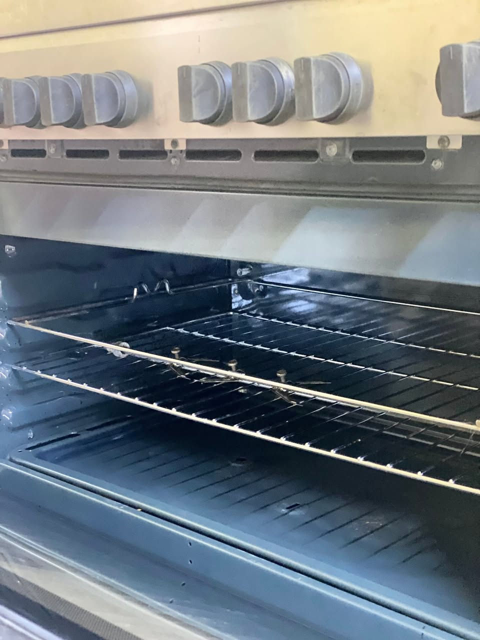طباخ ايطالي كليم كاز  باله كويتي بلادي شرط الفحص والنضافه عنوان الزبير متوفر توصيل جميع المحافضات اللاستفسار ***********
