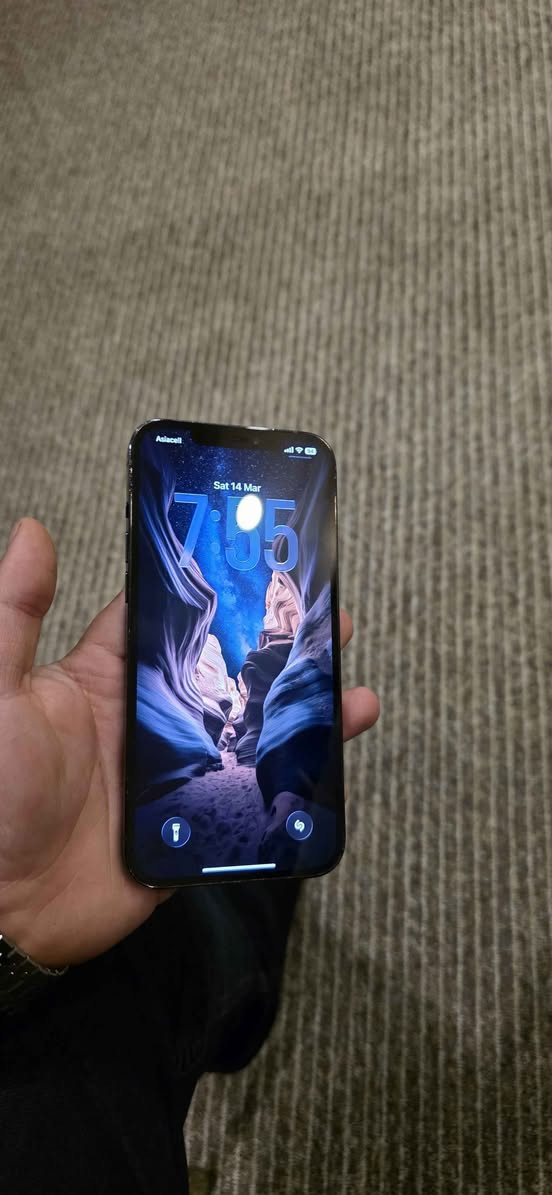 آيفون 12 برو ماكس نيلي نضافه فول 100/100 جديد. بس الشاشة و  البطاريه مغير اصلي ثلاث خيار التلفون جديد تفحص بعدين تأخذ  بطاريه 100 , 128gb,  1sim +esim سعر 235$ 
***********

ئایفۆن 12 پڕۆ ماکس نيلي ، زۆر پاک 100/100. پاتری و شاشەی گۆڕدراوە (ئەسڵییە و لە ڕێکخستنەکان سێ بژاردەکە نیشان دەدات)، مۆبایلەکە زۆر نوێیە، سەرەتا بیپشکنە پاشان بیبە. باتری 100٪، میمۆری 128 گێگا، یەک سیمکارت + یەک ئیسیم (eSIM). نرخ: 235$ دۆلار.
*********** أربيل, العراق
