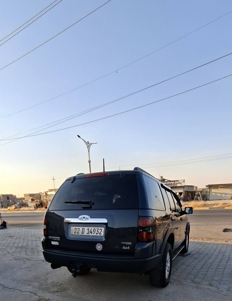 سلام عليكم 
فورد اكسبلور موديل 2007 
السيارة 5 راكب
سياره بيها قطعتين بارد حيل قليل
 بدون قطر صبغ
تبريد ثلج 🧊
شرط كير محرك 📦
حدادية شرط قبل اسبوع مسوي
رقم اربيل شرط تحويل  
مواصفات 
كشن كهرباء  
كاميرا خلفية
تحكم مري
شاشة كبيرة 
نضام فور ويل 
داخلية بيجي 
السعر ( 95$ ) وبيها مجال 
مكان السيارة كركوك
للأستفسار ***********

