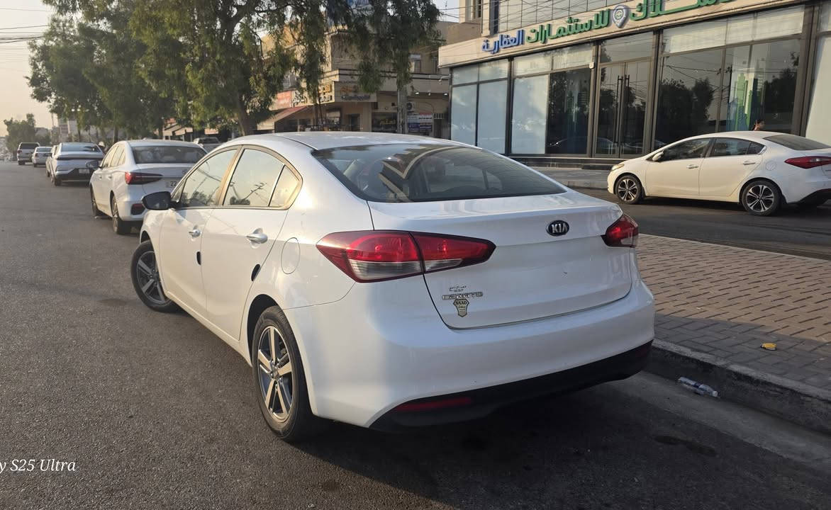 سيراتو ٢٠١٨ 
ابيض 
محرك ٢٠ دوش 
مكفولة مابيها قطرة صبغ نظيفة جدا ( وارد خليجي) السيارة بأسم صاحب المنشور رقم أربيل 
سلايد 
مري شفط 
شاشة كامرا 
ماشية ١١٠ الف 
ويل كب 
السعر ١٣٥ ورقة 
تفاصيل أكثر :- موبايل ***********
