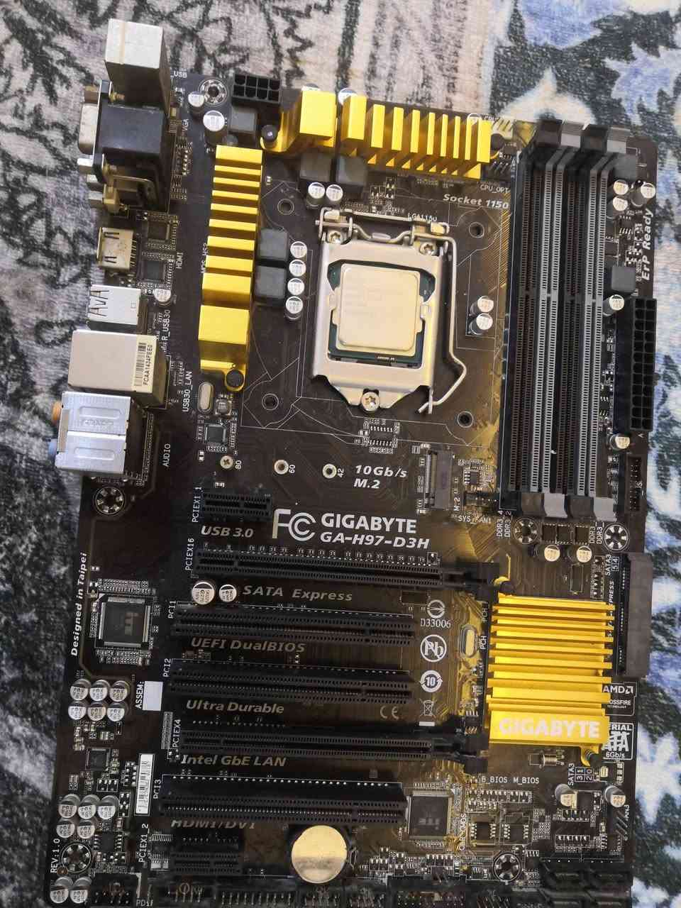 السلام عليكم شلونكم اخوتي قطع شيله كاملة قيم وخذهن بل يرضي الله وبل عافيه عليك اغلب القطع جديدة بس لا تكسر  انطيني سعرك خاص وتدلل
 1-مذر بورد كيكا بايت h97 + معالج i5-4460 + مبرد من انتل
2- هارد ssd 256 g من شركة lexar + هارد خارجي ssd1t من شركة ADATA + هارد hdd 1t من شركة WD
3- بور سبلاي 500 من شركة Huntkey GS
4- قارء اقراص من شركة LG
5- رامات 2*8 =16 DDR3 من شركة SAMSUNG


**إذا كنت صاحب هذا الإعلان وتريد حذفه لأي سبب، رجاءا أرسل رسالة إلى الدعم الفني**