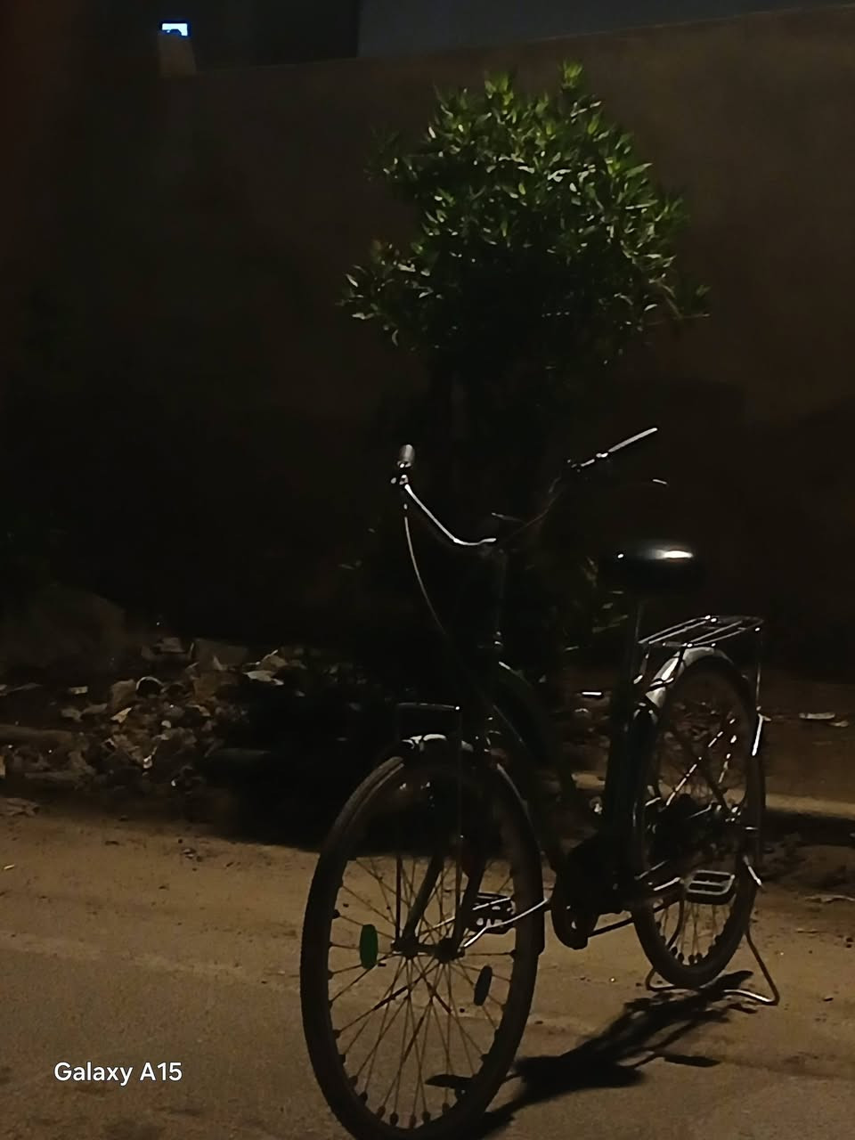 سلام عليكم بطه حجم ٢٦ لون زيتوني لماع سعرها ٩٠ و بي مجال لطيبين مكاني بغداد الامين الثانيه قرب جامع المحسن متواجد ٧ صباحاً لحد ٥ عصراً و هاذا رقمي ***********
