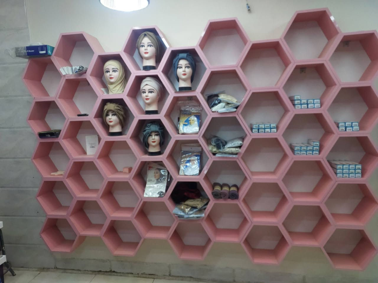 السلام عليكم ديكور خلية النحل للبيع العرض مترين و 80 و الارتفاع مترين بسعر 450 الف ديكور جديد تفصال قبل شهرين للطلب المراسلة ع الخاص او الواتساب ***********
