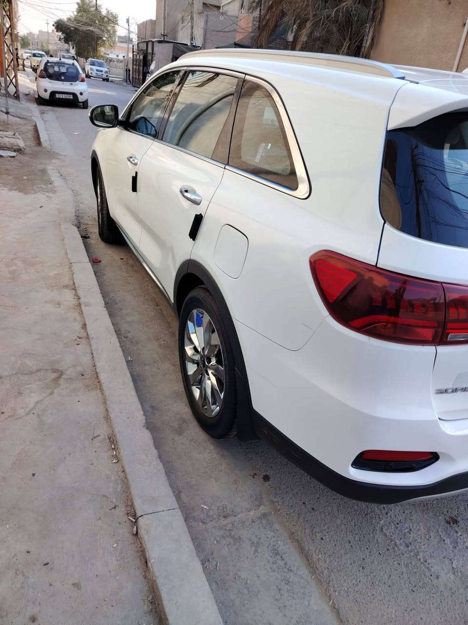 سلام عليكم
سورنتو مديل ٢٠٢٠ بغداد فول مواصفات ما عدا البانوراما مكفولة كفالة عامة من صبغ والحادث
ماشية ١٠٧ الف
أريد مراوس بيك اب هيلوكس وانطي فرق
بيك اب موديل ١٨ او ١٩ او ٢٠ لون أبيض ساز
***********
