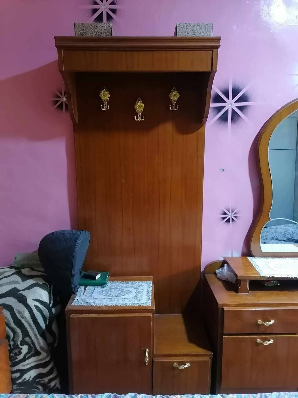 سلام عليكم غرفه نوم صاج نضيفه كلش للبيع السعر 325 بيع مستعجل الي يريده يرسلني علخاص لو يخابرني ***********
