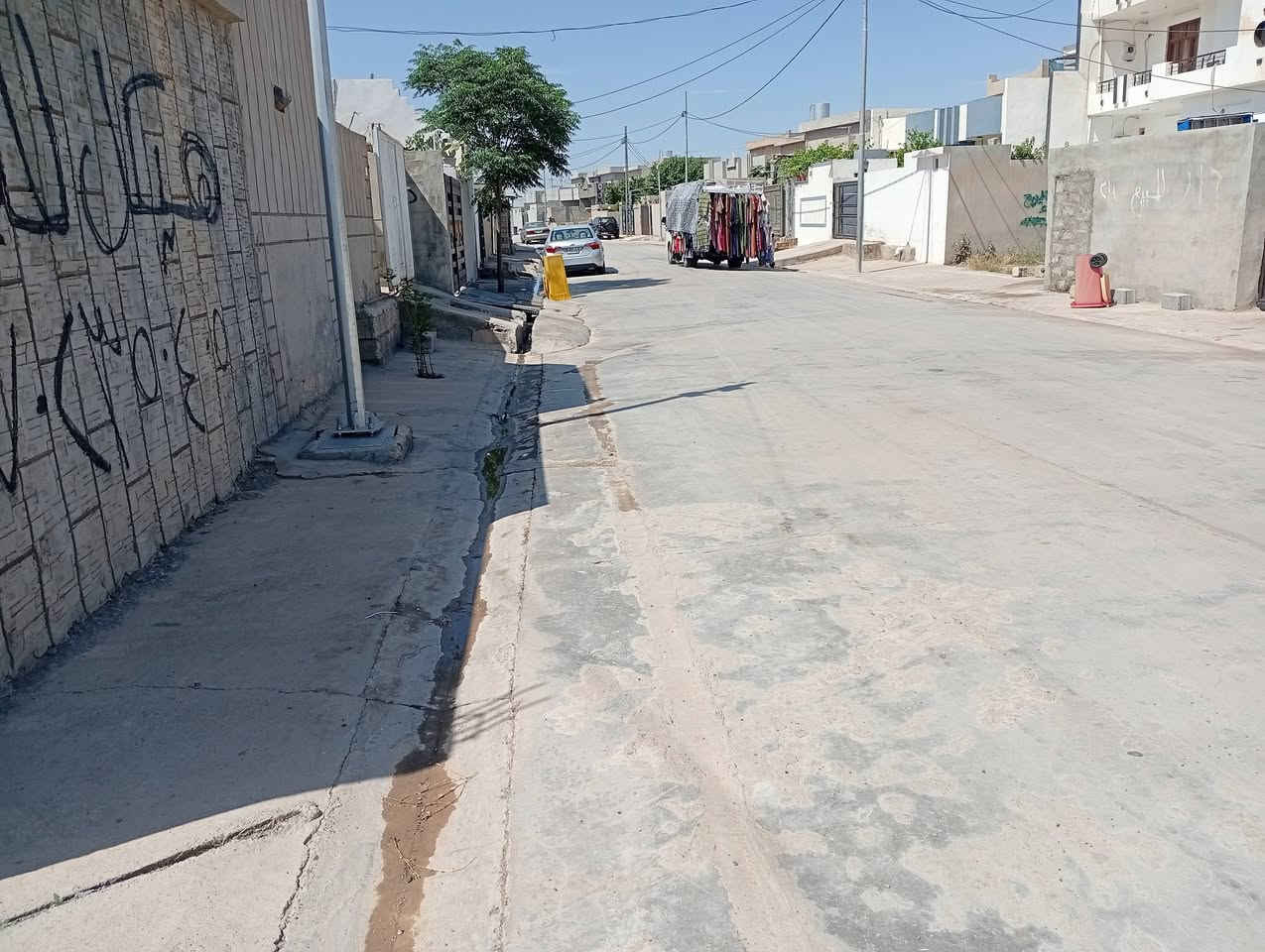 هيكل للبيع مصبوب كامل حتى ملبوخ ومسوي مجاري وكهربائيات مساحة الهيكل 300 متر على شارعين صاير مثل ما موضح بالصور موقع الهيكل قضاء الدبس حي الشهداء الثانية فرع خالد مشعان الحمداني السعر والمعاملة الاتصال على الرقم التالي ***********
