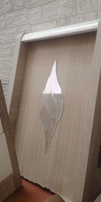 غرفة للبيع • ميز المراية • جرارة مكسورة