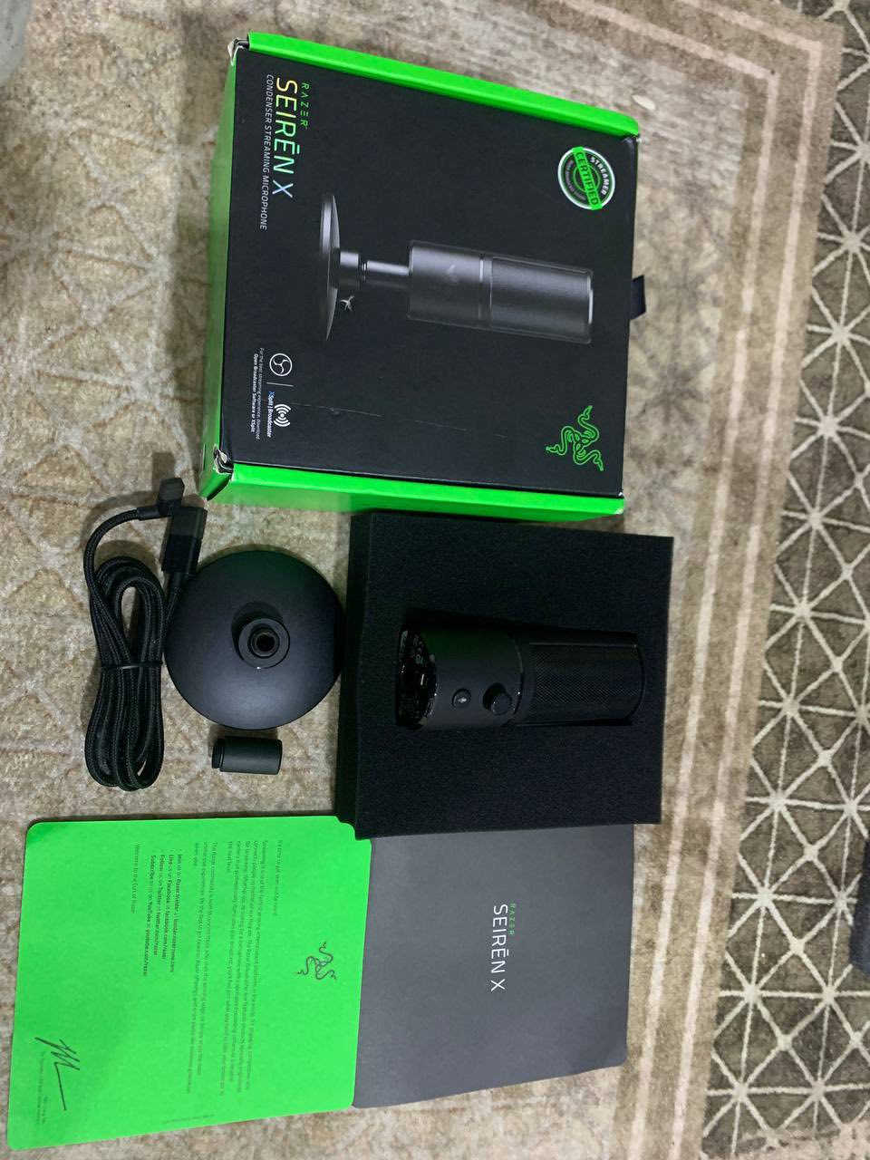 Mic razer seirenx 
نضافة 95%.    اداء مرتب صوت نقي  كامل الملحقات 
واتس ***********.  توصيل لكل العراق

