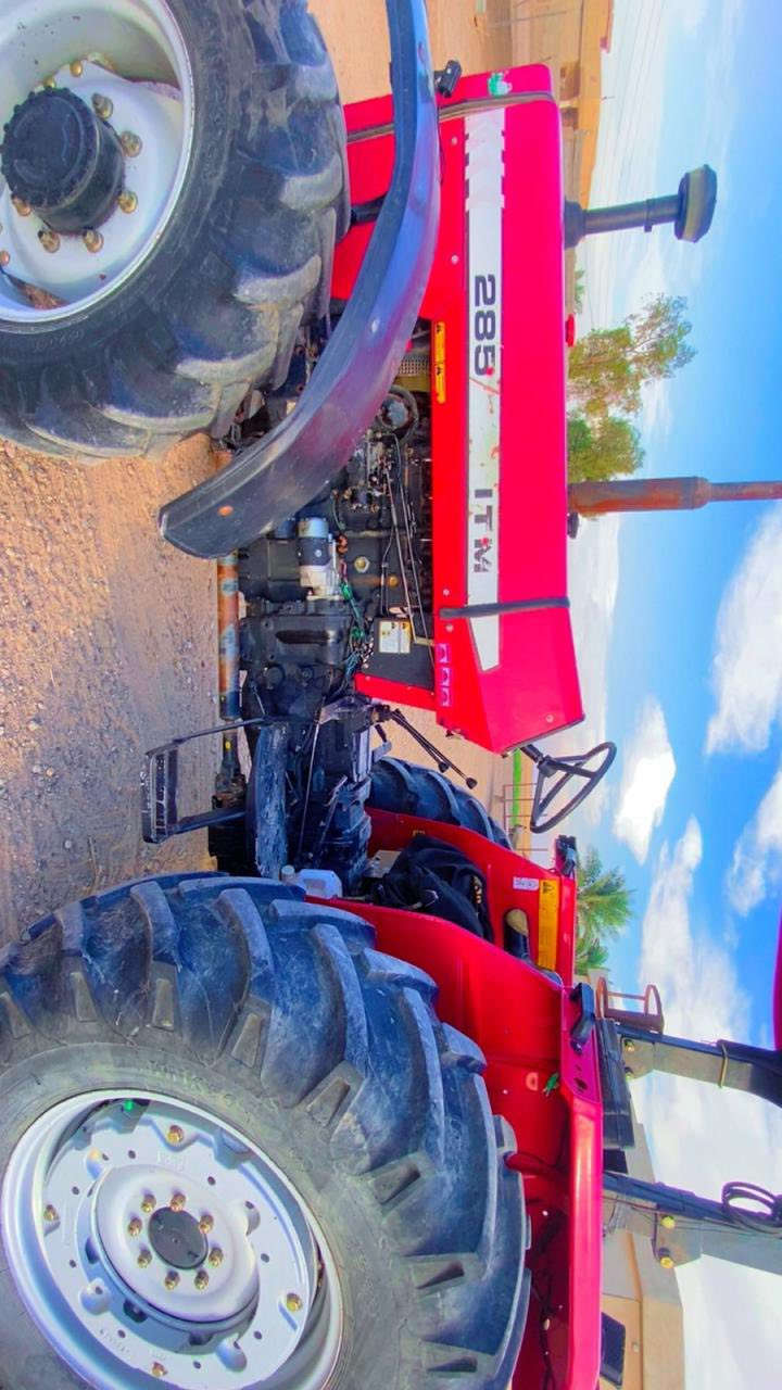 السلام عليكم للبيع تركتر فوركسن يراني موديل 2021 رقم سليمانيه شرط التحويل باقي التفاصيل اتصل وتدلل***********
