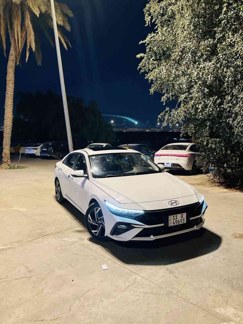 النترا 2023 شكل ال24 تجميع صيني  السياره كفاله عامه ماعده رصعه بالجاملغ جهة السايق السياره جديدة بمعنى الكلمه ماشيه 26 الف 
السياره فول مواصفات 
فتحه 
تحكم ستيرن
هاند بريك دكمه
اوتو هولد
اربع انضمه قياده
حساسات اماميه خلفيه 
6ايرباك
تبريد خلفي  
كشنات جلد 
مري شفط 
السعر 135 وبيها مجال قليل
***********
