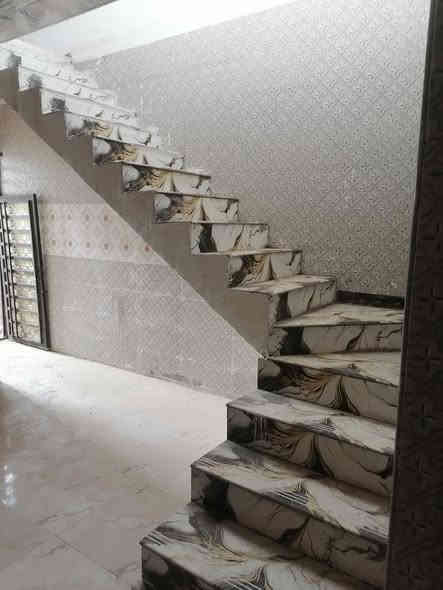 بيت للبيت في ناحيه العباسيه شارع الكنبري الخديه طابو زراعي مساحته 100متر +غرفه طابق ثاني كافة الخدمات موجوده وشارع مبلط للاستفسار 

***********
***********
