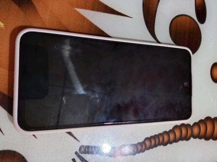 جهاز tecno spark 40c ذاكرة 256 الجهاز أخو الجديد صار اسبوع مشتريه شخط مابيه يجيك بالباكيت مالته ، السعر 230 الف