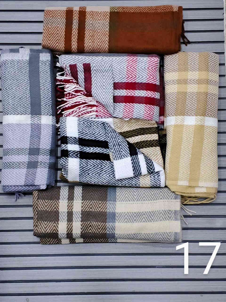 عرض خاص ✨️ 
الترند وكاله خاصه 🔥 
سكارف شتائي خامه زيتي ✅️ 
متوفر بعده نقشات 🔢 
عرض نار سعر الدرزن : 40الف فقط 
الخامة شرط الفَحص 
هاتف : ***********
