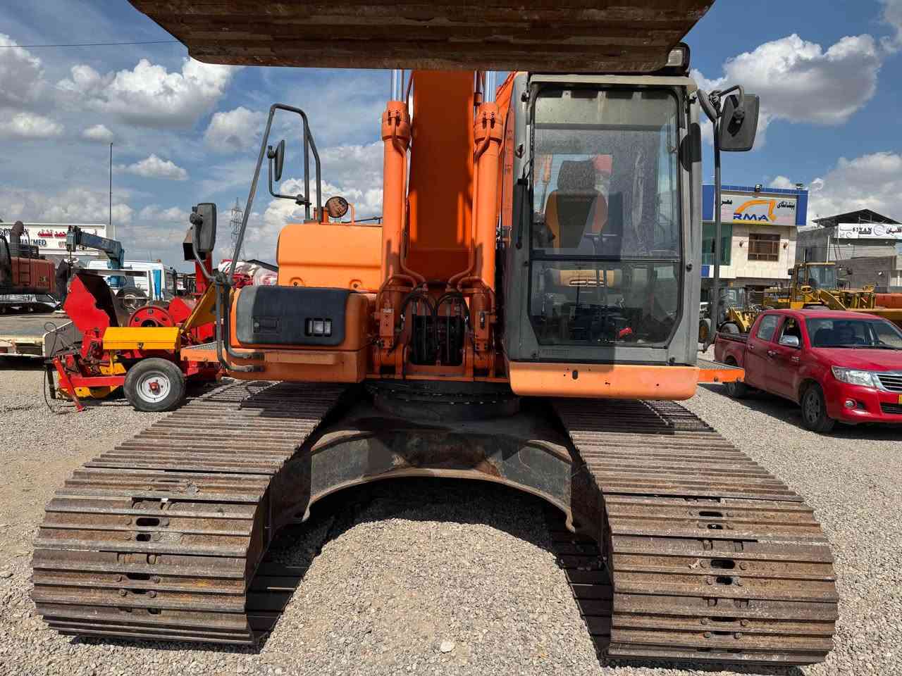 بۆ فرۆشتن 
هەموو گیانی بەشەرت
Doosan dx225
2011
*********** أربيل, العراق
