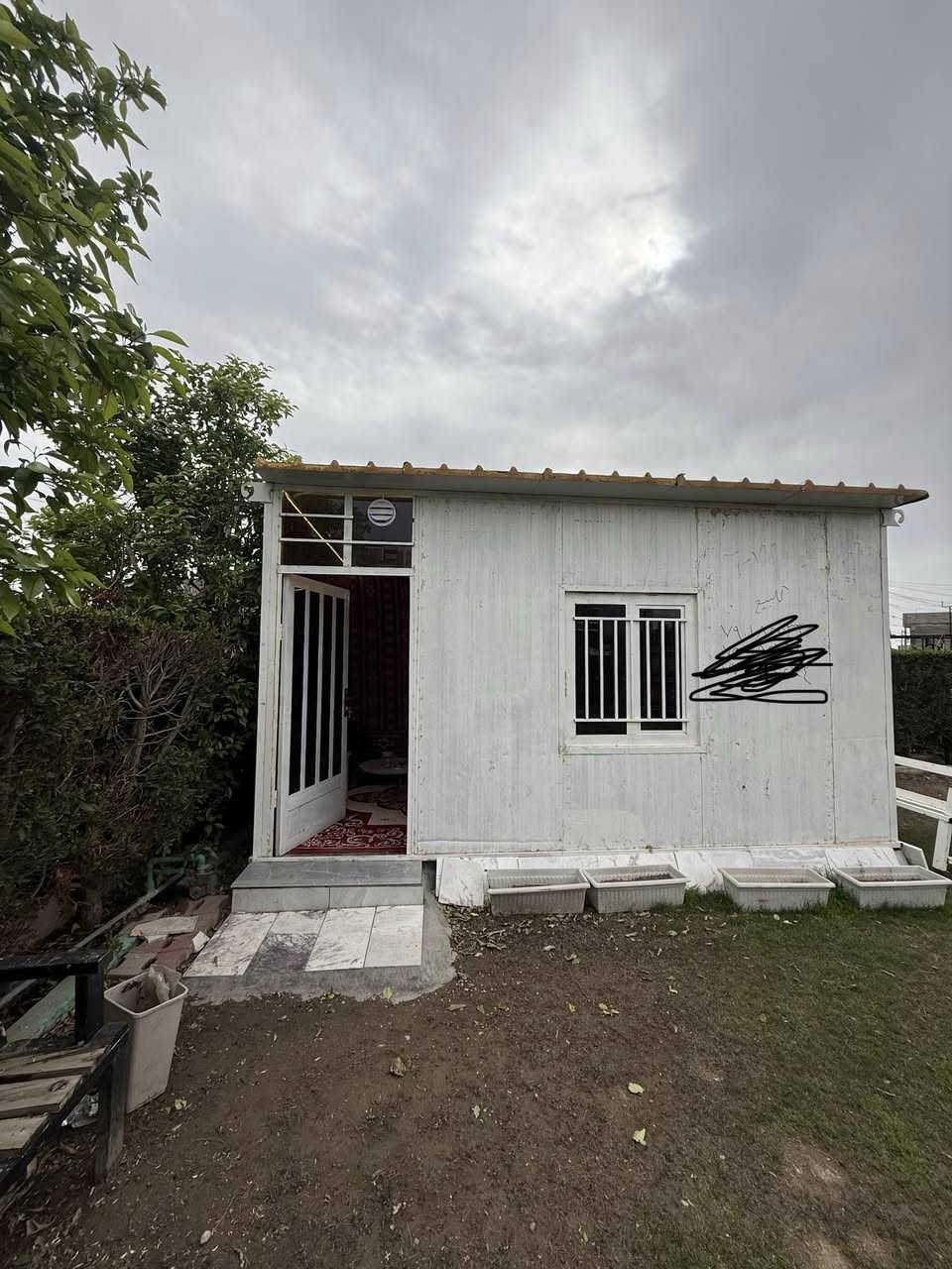 السلام عليكم ورحمه الله وبركاته
كرفان جلسه عربيه للبيع 

المساحه طول 4 متر وعرض 3 متر 

الارتفاع 2.80 

الكرفان الجدار سندويج بنل ابو 10 

والسقف سندويج بنل ابو 5 

الكرفان مجهز كامل من كلشي كهربائيات ومفروش 

مع الشباك والباب حديد كامل مع الفرش الي ويا 

المكان الفلوجه حي الأمين 

للاستفسار الاتصال على الرقم 

***********

*********** 

السعر مليونين ونص وبي مجال
