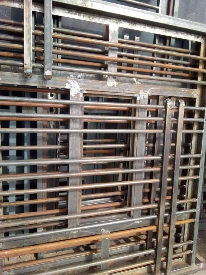 🔥 لا تحتار ويانه… شغلك مضمون 100% 🔥
نسويلك أحسن وأرتب أعمال الحدادة 👌
🪟 الشبابيك
🚪 الأبواب
🛠 أبواب قاصة تفصيل
🧱 المحجرات بكل الأنواع
🏠 الدرج الخارجي شغل مرتب
⛱ السقائف الحديثة
🔩 الكيس بان بأحسن جودة
✅ شغل نظيف ودقة عالية
✅ أسعارنا بنسب السعار ومناسبة للجميع
✅ سرعة بالتنفيذ وتسليم مضبوط
🎁 هدية + صبغ أساس أحمر ضد الزنجار مجاناً
عدنه نضام قسط أو نقد استفسار مراسله صفحه أو اتساب 
📲 واتساب واتصال:***********
